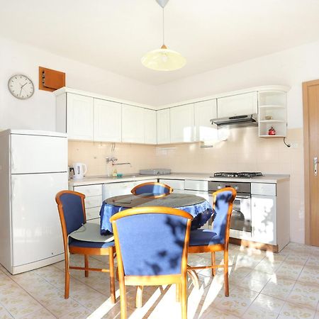 Apartments With A Parking Space Brela, Makarska - 18495 객실 사진