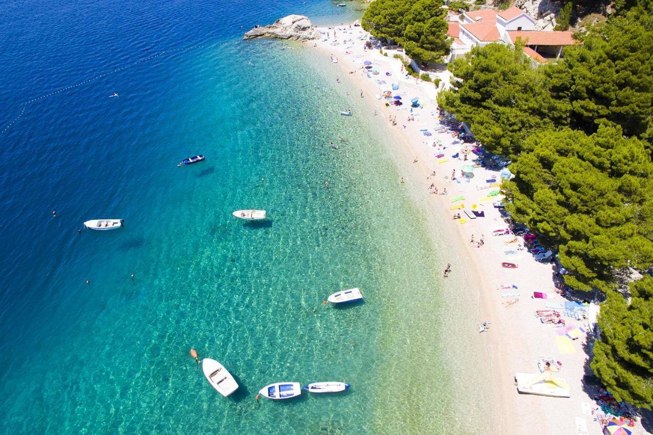 Apartments With A Parking Space Brela, Makarska - 18495 외부 사진