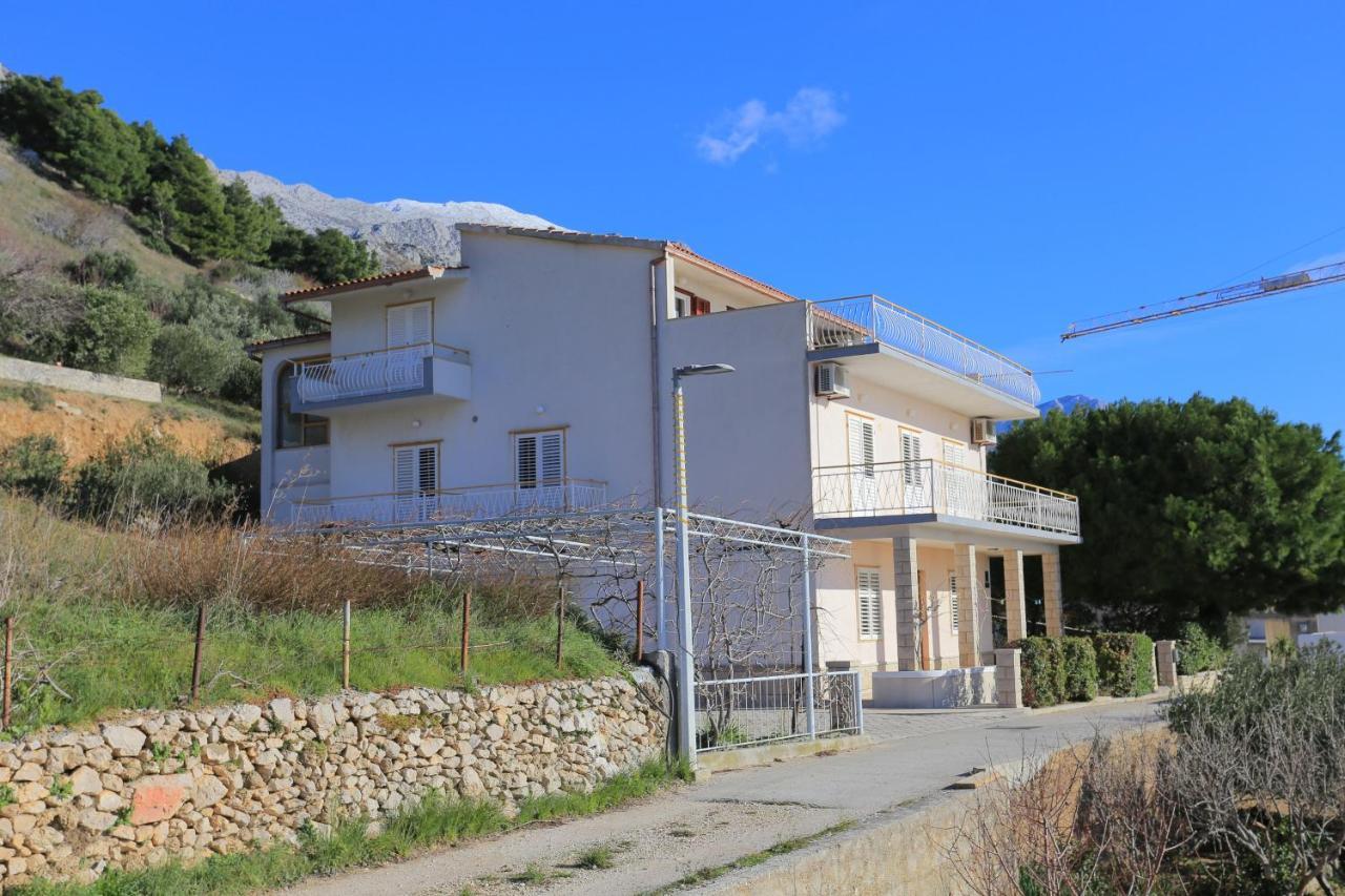 Apartments With A Parking Space Brela, Makarska - 18495 외부 사진