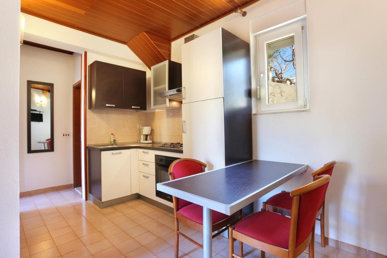 Apartments With A Parking Space Brela, Makarska - 18495 외부 사진