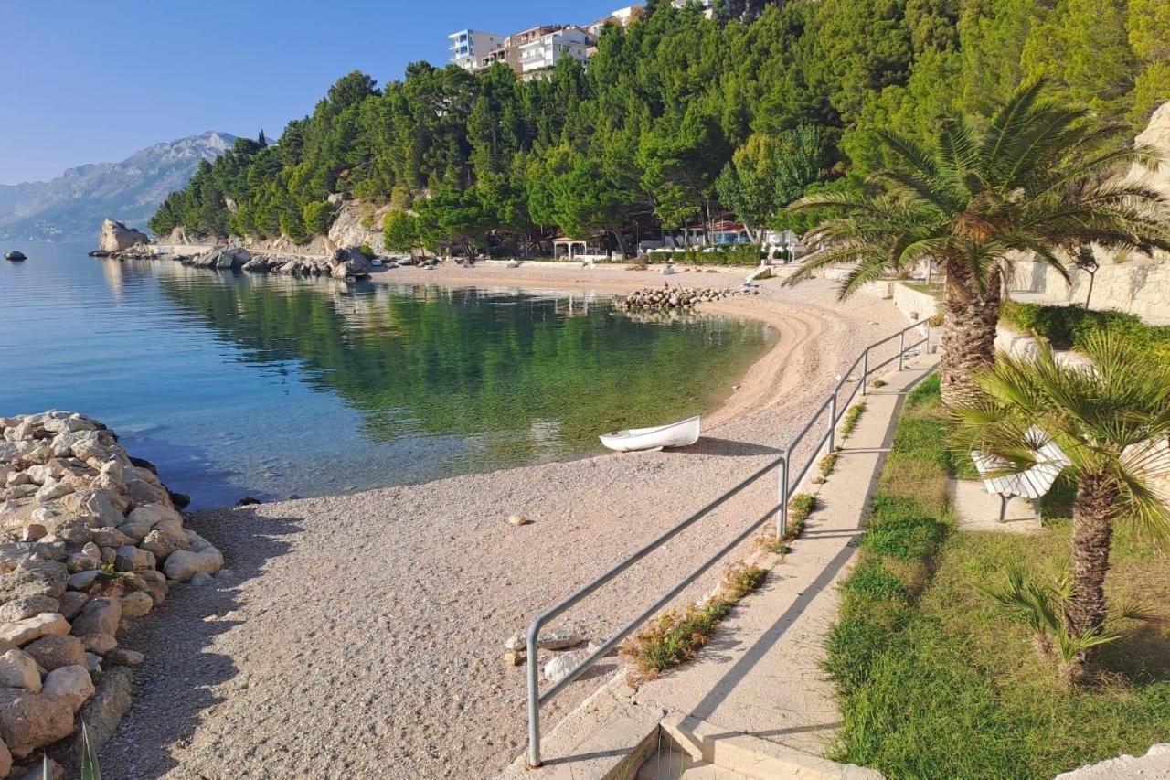 Apartments With A Parking Space Brela, Makarska - 18495 외부 사진