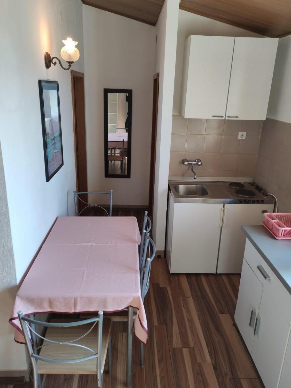 Apartments With A Parking Space Brela, Makarska - 18495 외부 사진