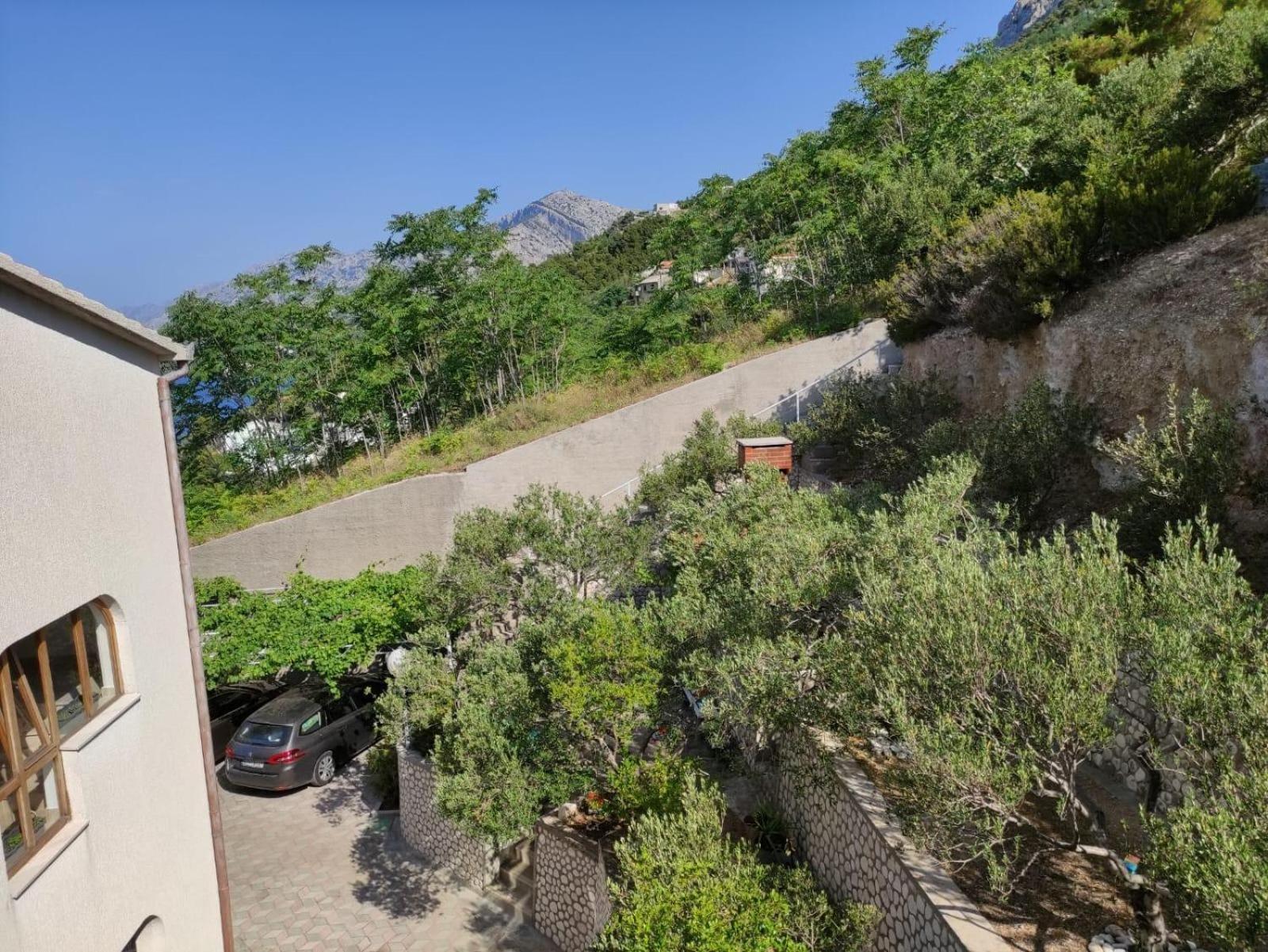 Apartments With A Parking Space Brela, Makarska - 18495 외부 사진