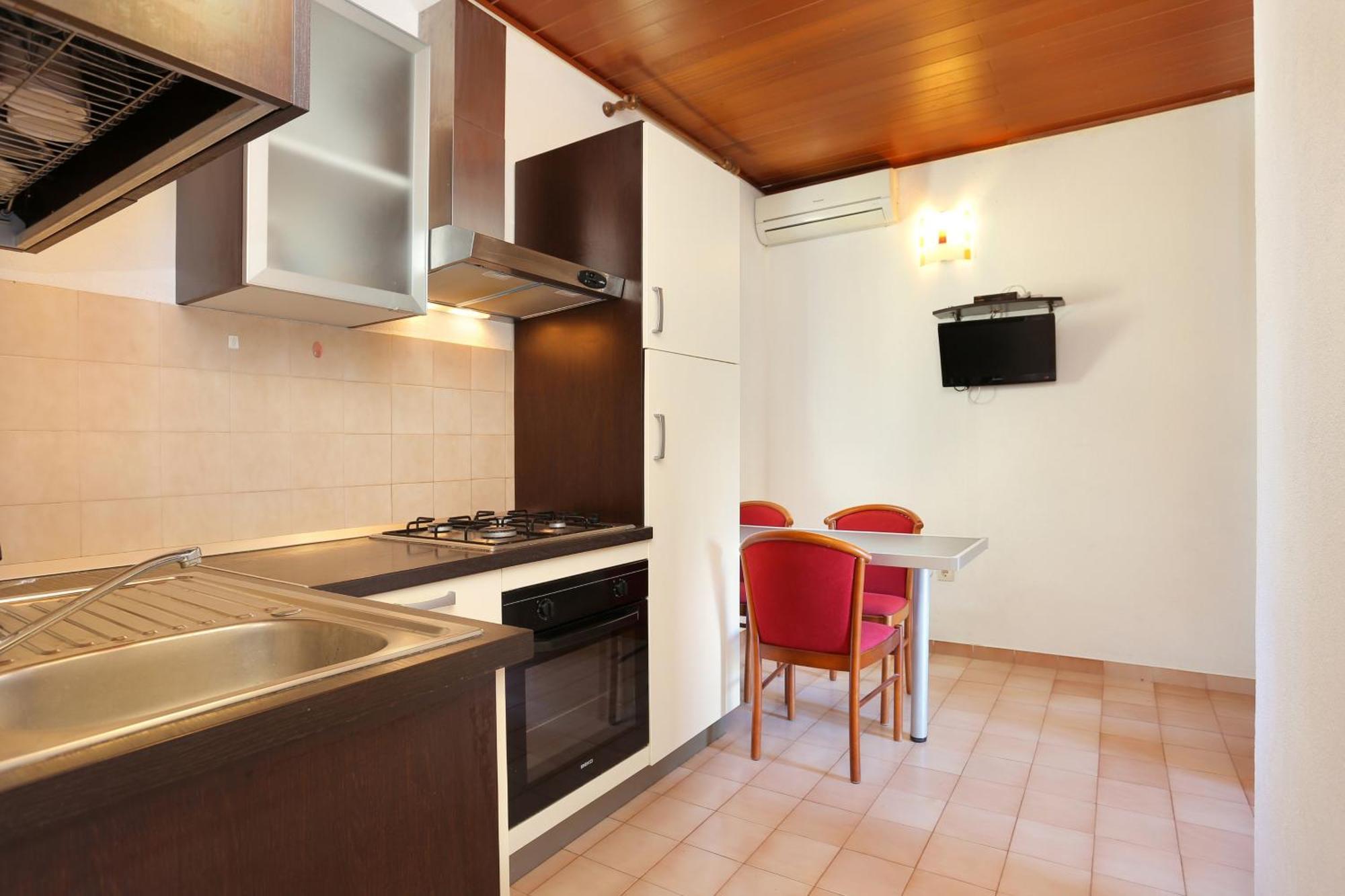 Apartments With A Parking Space Brela, Makarska - 18495 객실 사진